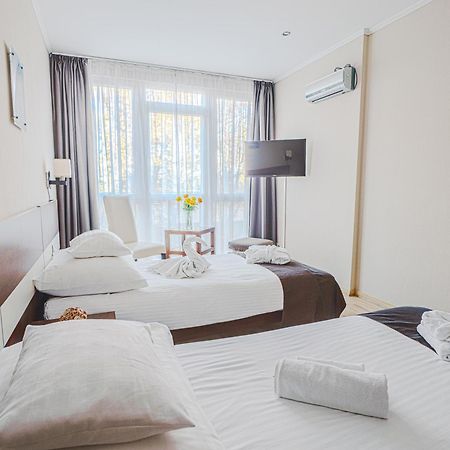 Holiday Beach Budapest Wellness Hotel With Sauna Park Bagian luar foto