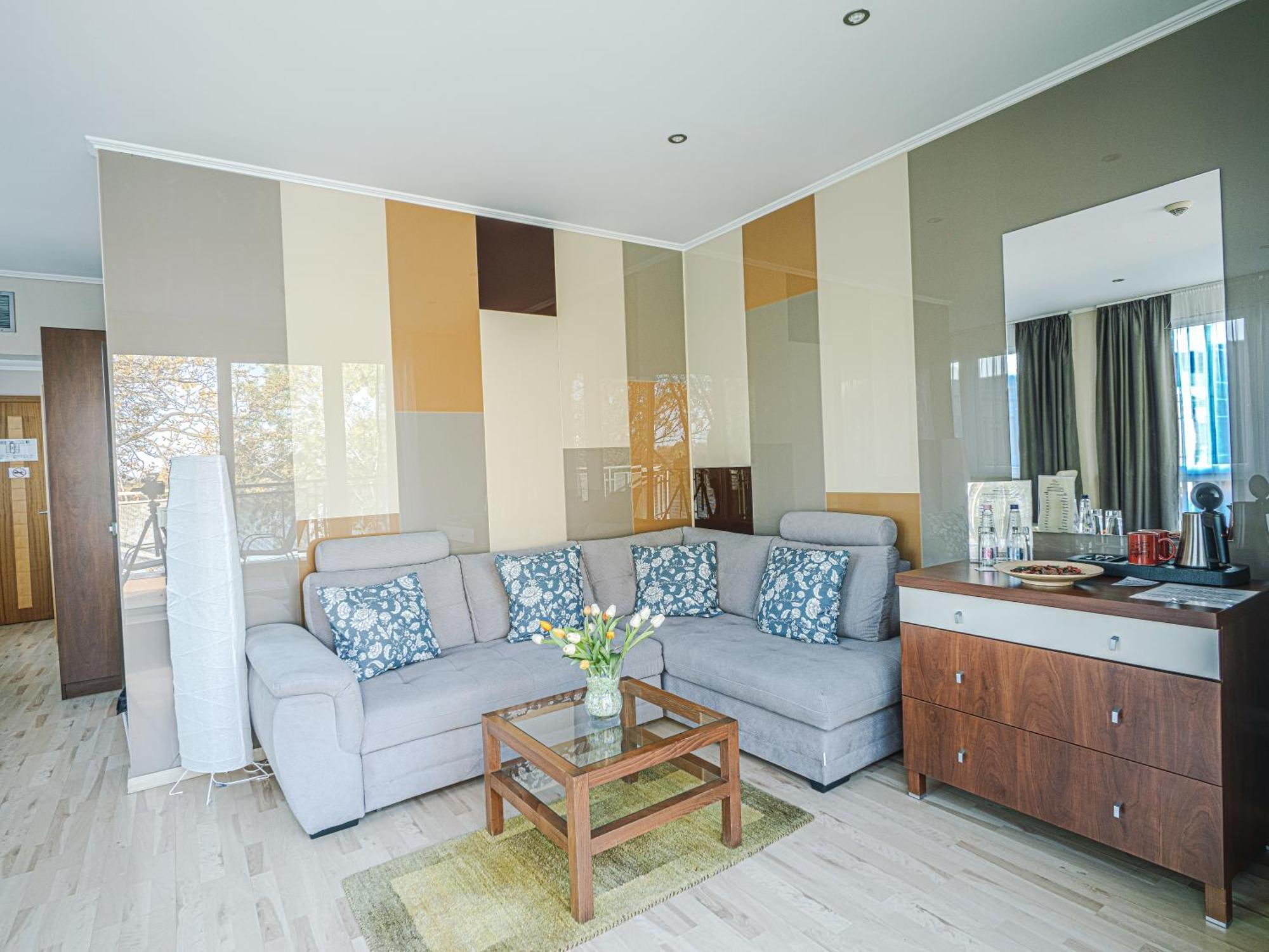 Holiday Beach Budapest Wellness Hotel With Sauna Park Bagian luar foto