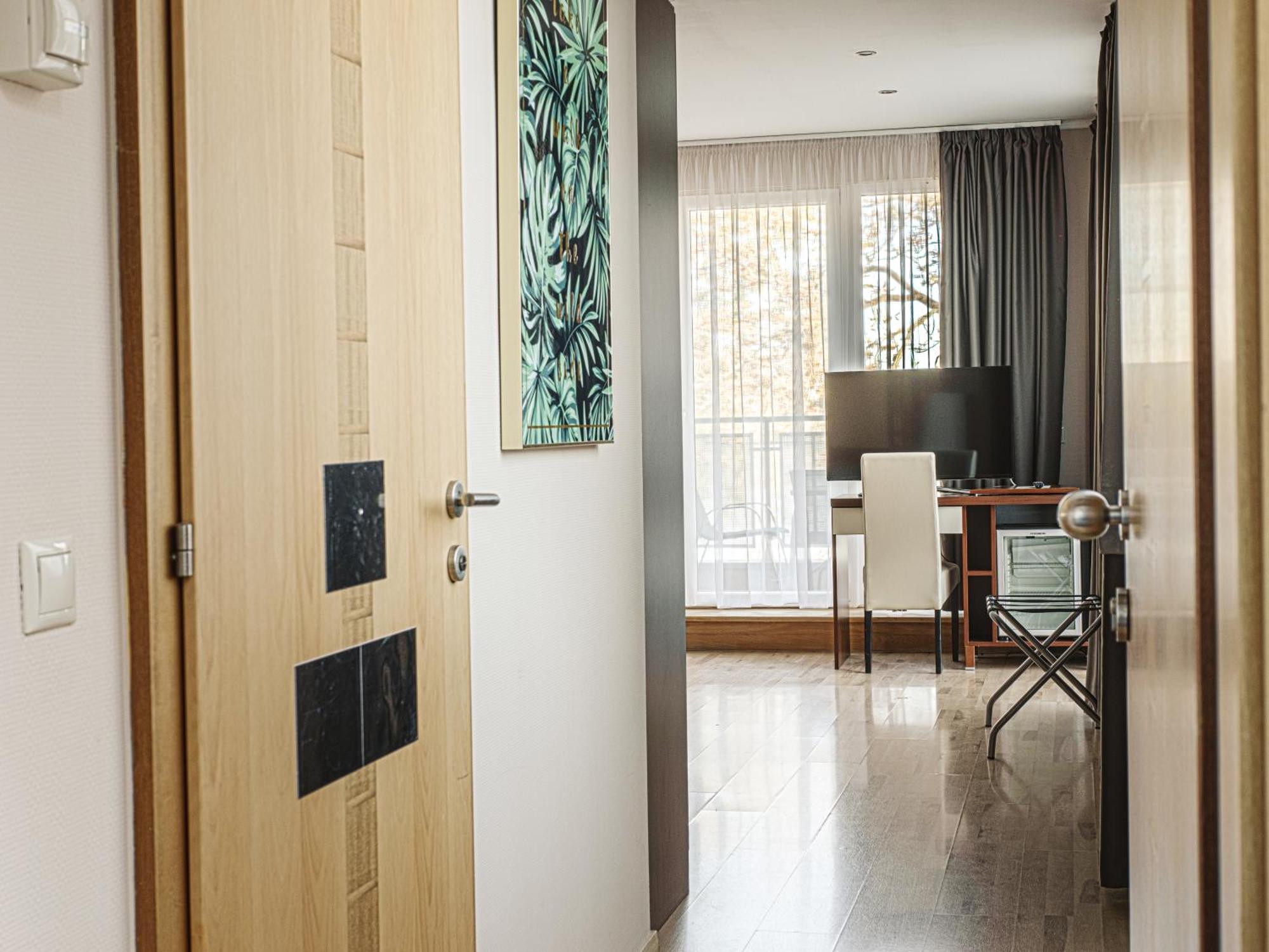 Holiday Beach Budapest Wellness Hotel With Sauna Park Bagian luar foto