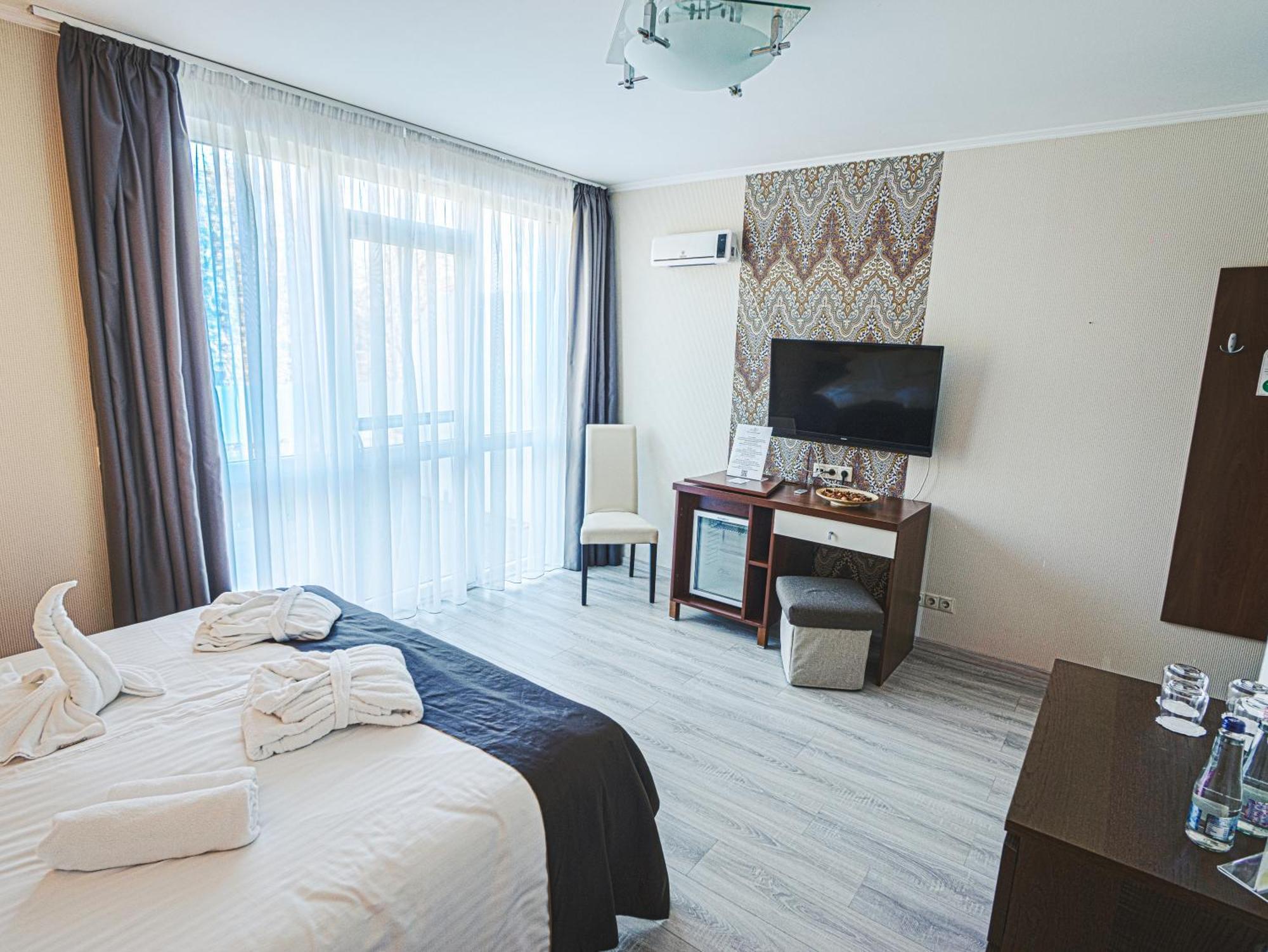 Holiday Beach Budapest Wellness Hotel With Sauna Park Bagian luar foto