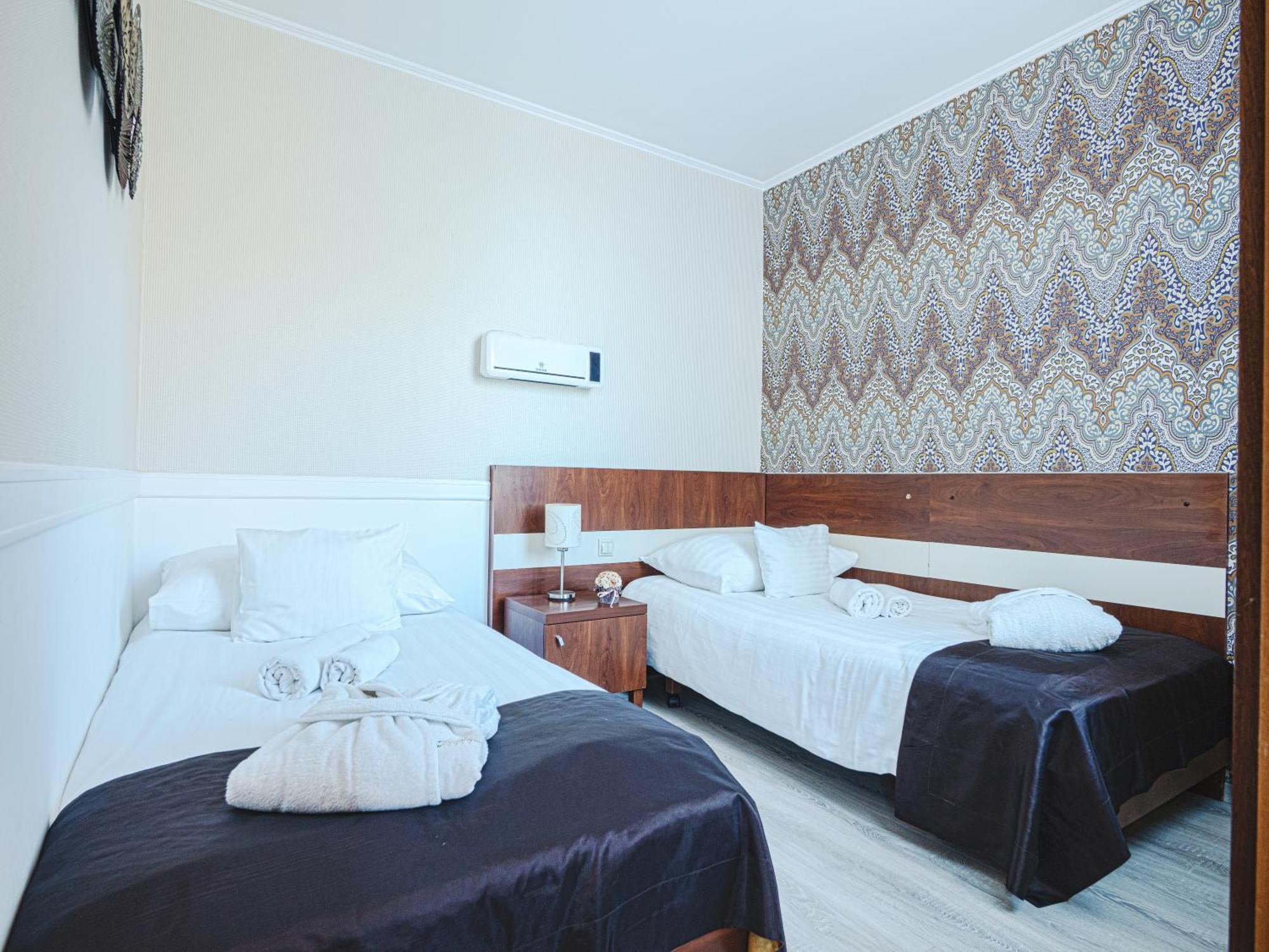 Holiday Beach Budapest Wellness Hotel With Sauna Park Bagian luar foto