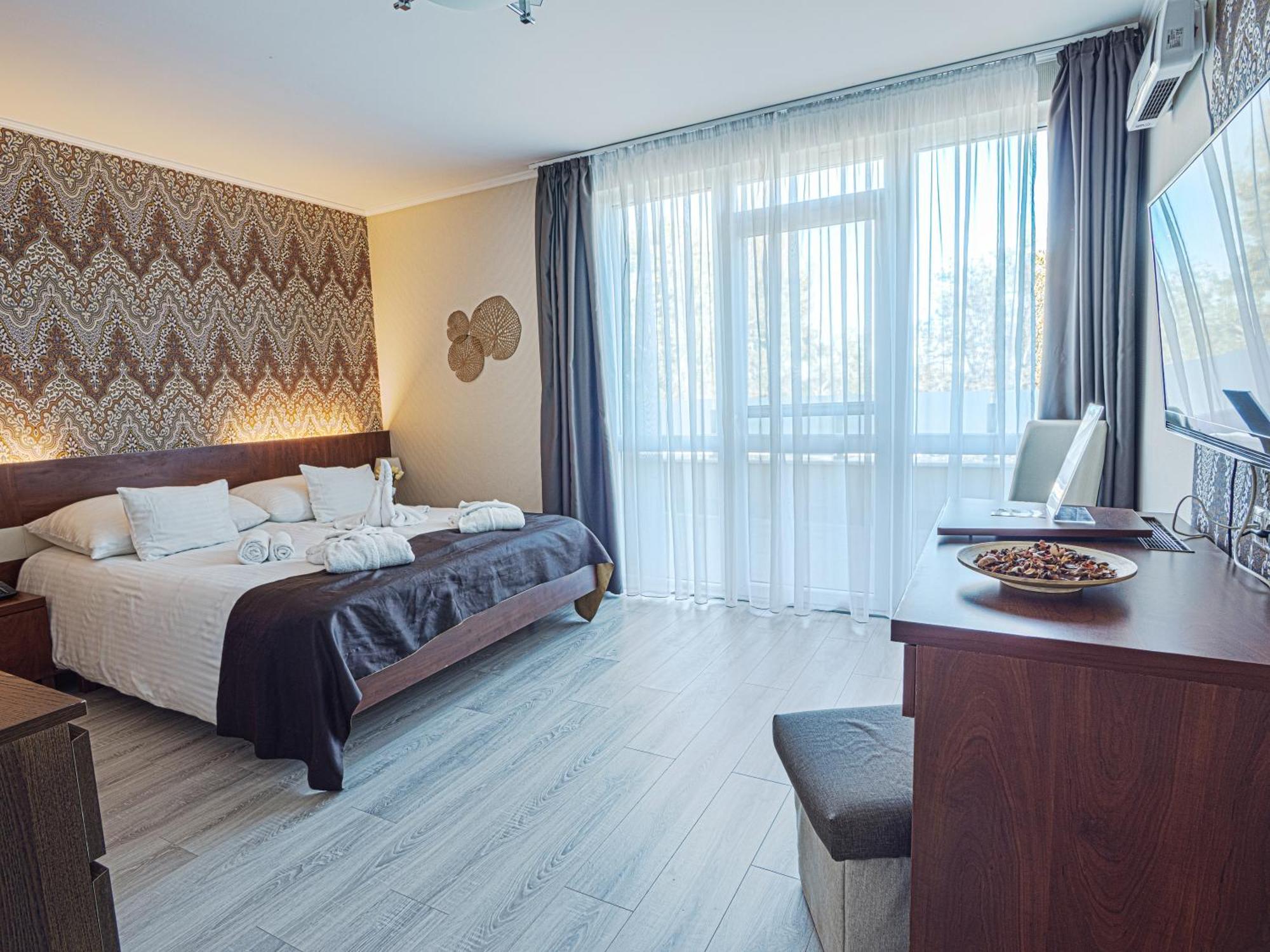 Holiday Beach Budapest Wellness Hotel With Sauna Park Bagian luar foto