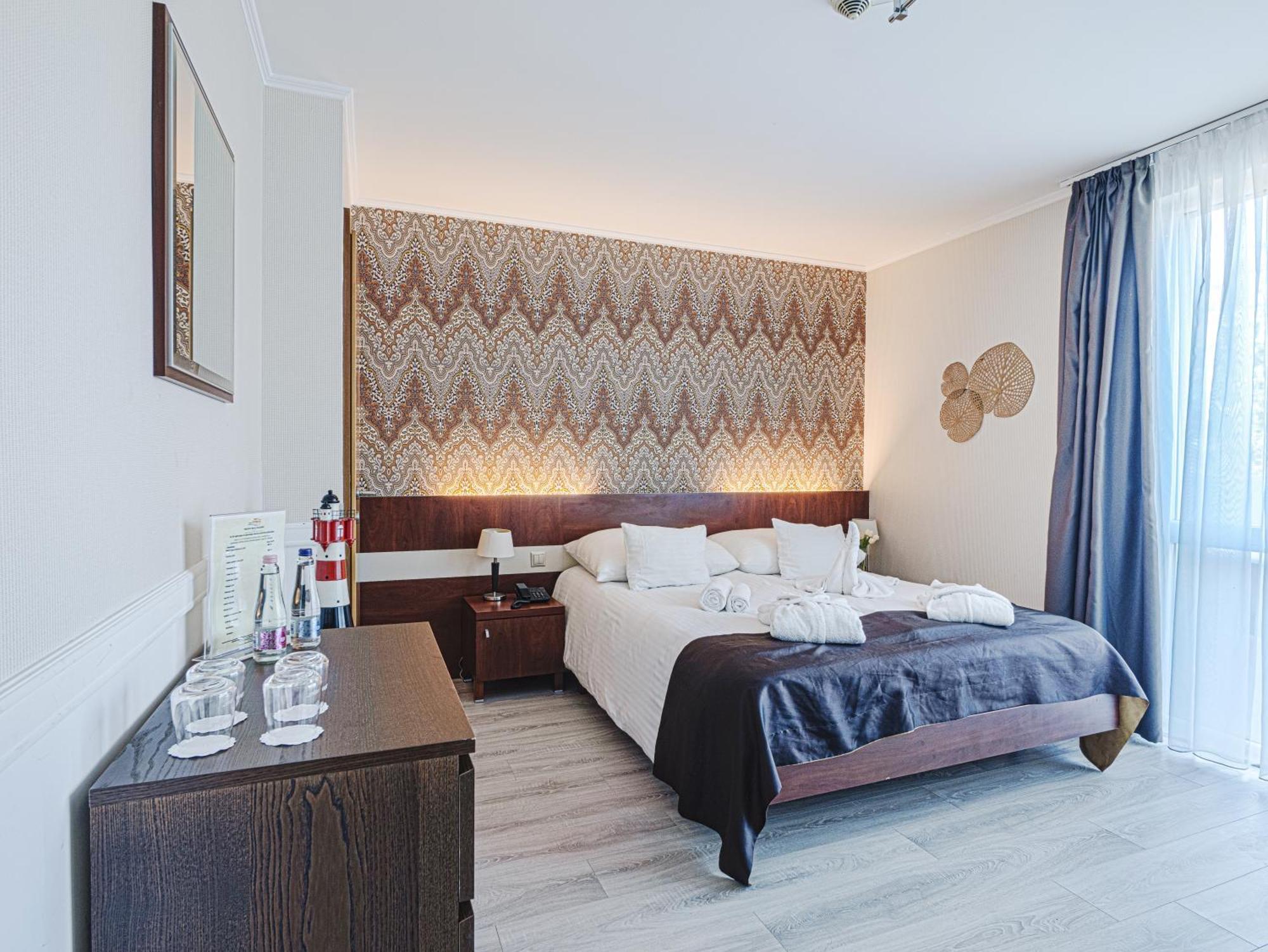 Holiday Beach Budapest Wellness Hotel With Sauna Park Bagian luar foto