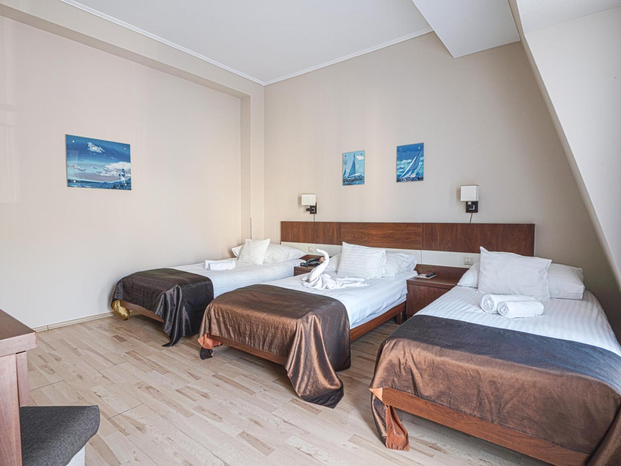 Holiday Beach Budapest Wellness Hotel With Sauna Park Bagian luar foto