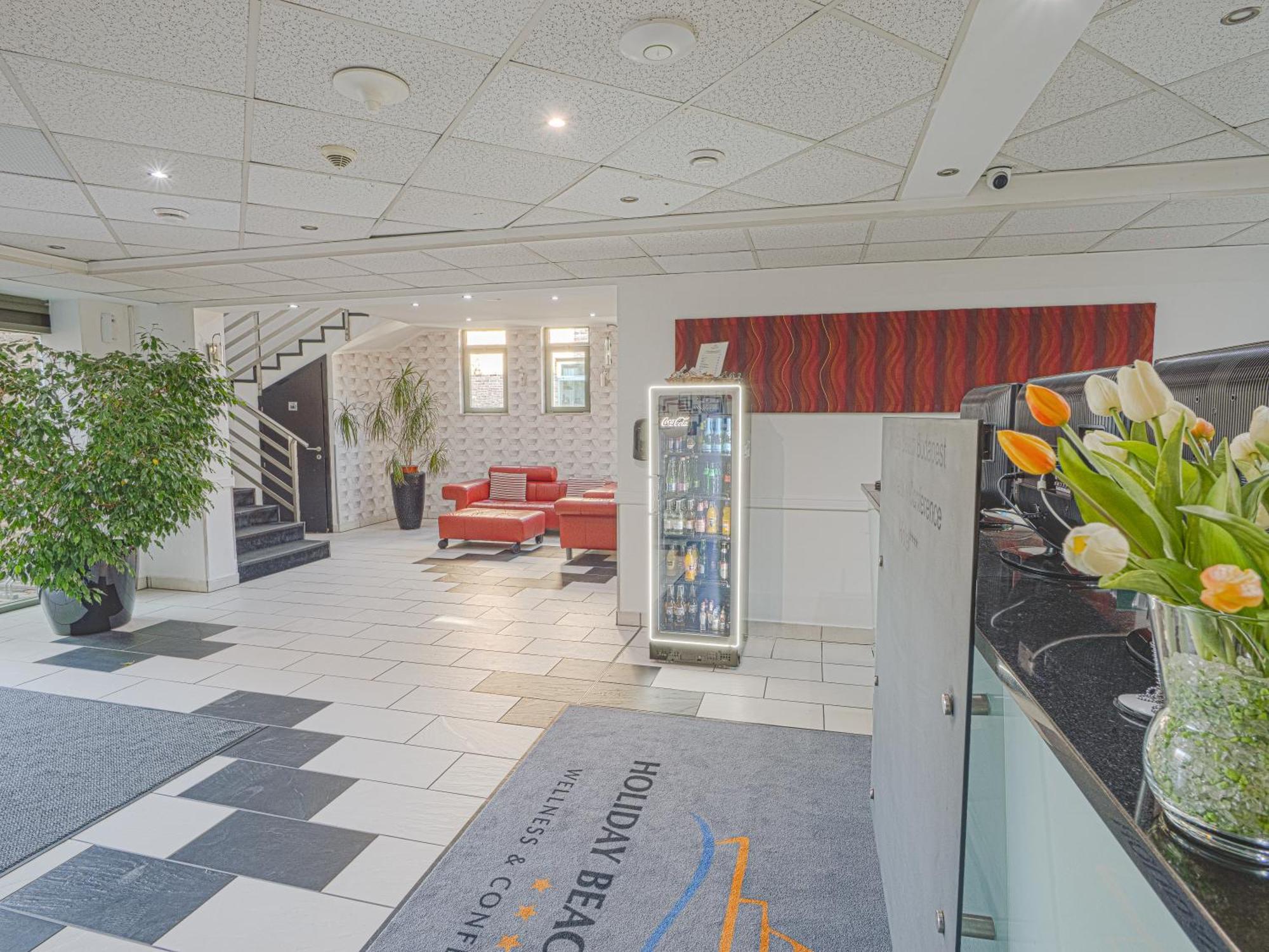 Holiday Beach Budapest Wellness Hotel With Sauna Park Bagian luar foto