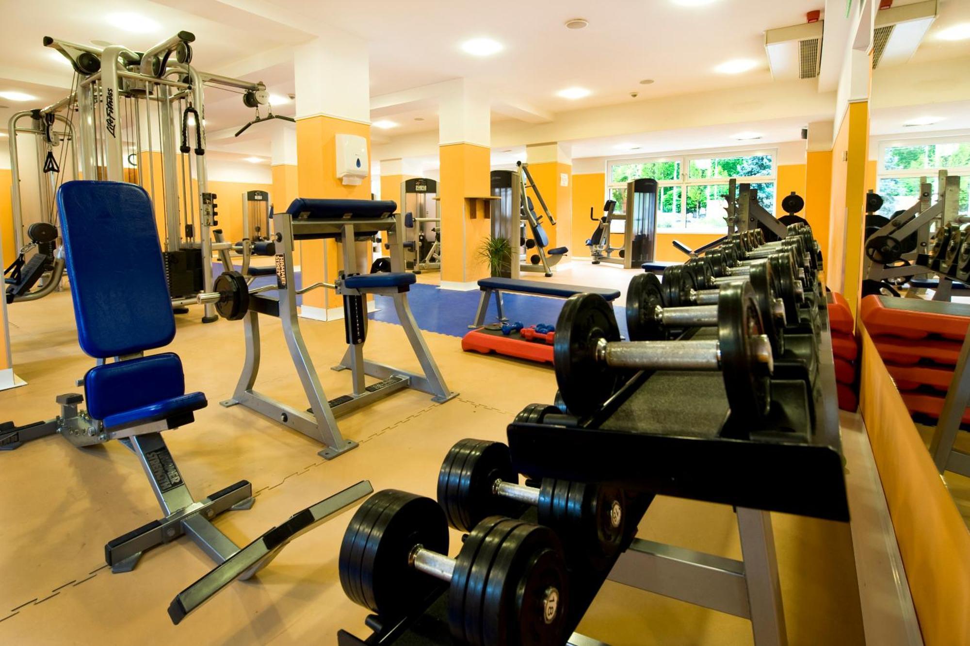 Holiday Beach Budapest Wellness Hotel With Sauna Park Bagian luar foto